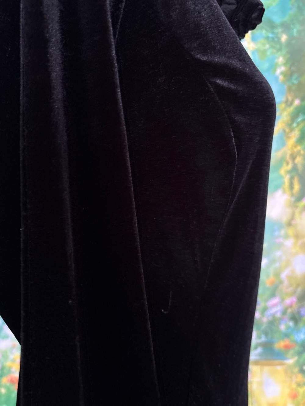 Midnight Velvet Black Velvet Rose-Trim Long Sleeve Sheath Dress - Picture 4 of 7